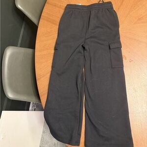 Girls Jordan cargos size large never worn